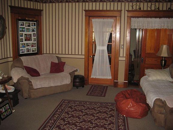 5th image of 319 Stafford St