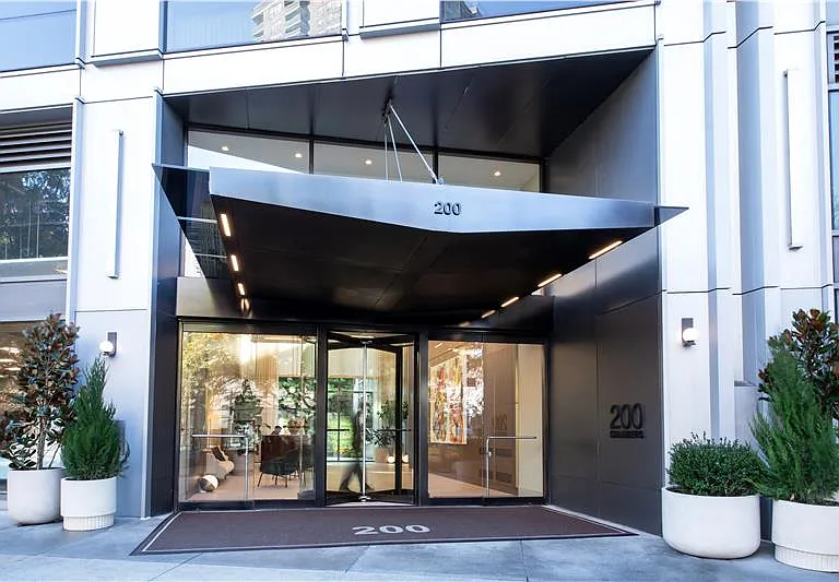 200 Chambers St #5R — Photo 9