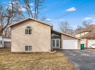 3S270 Pattermann Rd, Warrenville, IL 60555