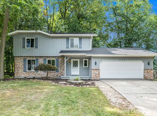 2126 Innwood Dr SE, Kentwood, MI 49508
