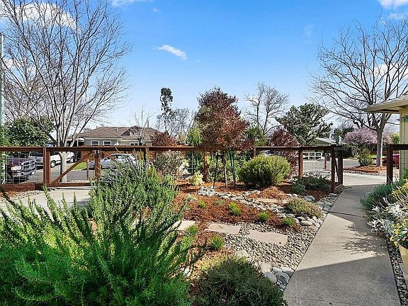3rd image of 2447 Burgundy Way