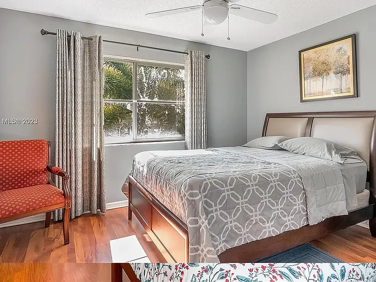 1714 Royal Grove Way — Photo 34