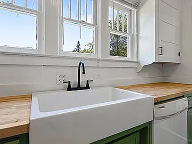 612 N State St — Photo 21