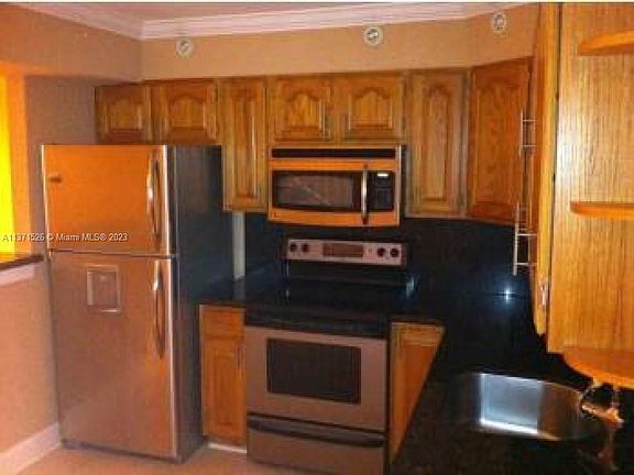 3rd image of 15385 S Dixie Hwy APT 4