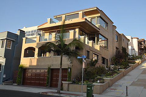 1st image of 3000 Manhattan Ave