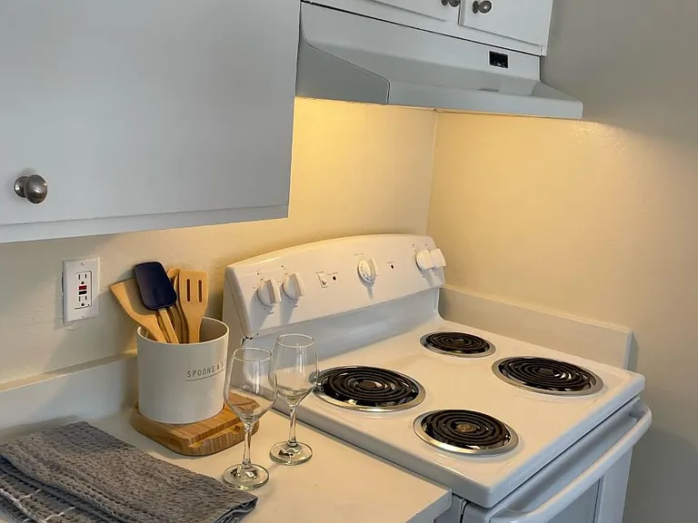 390 S Sunnyvale Ave #2 — Photo 5