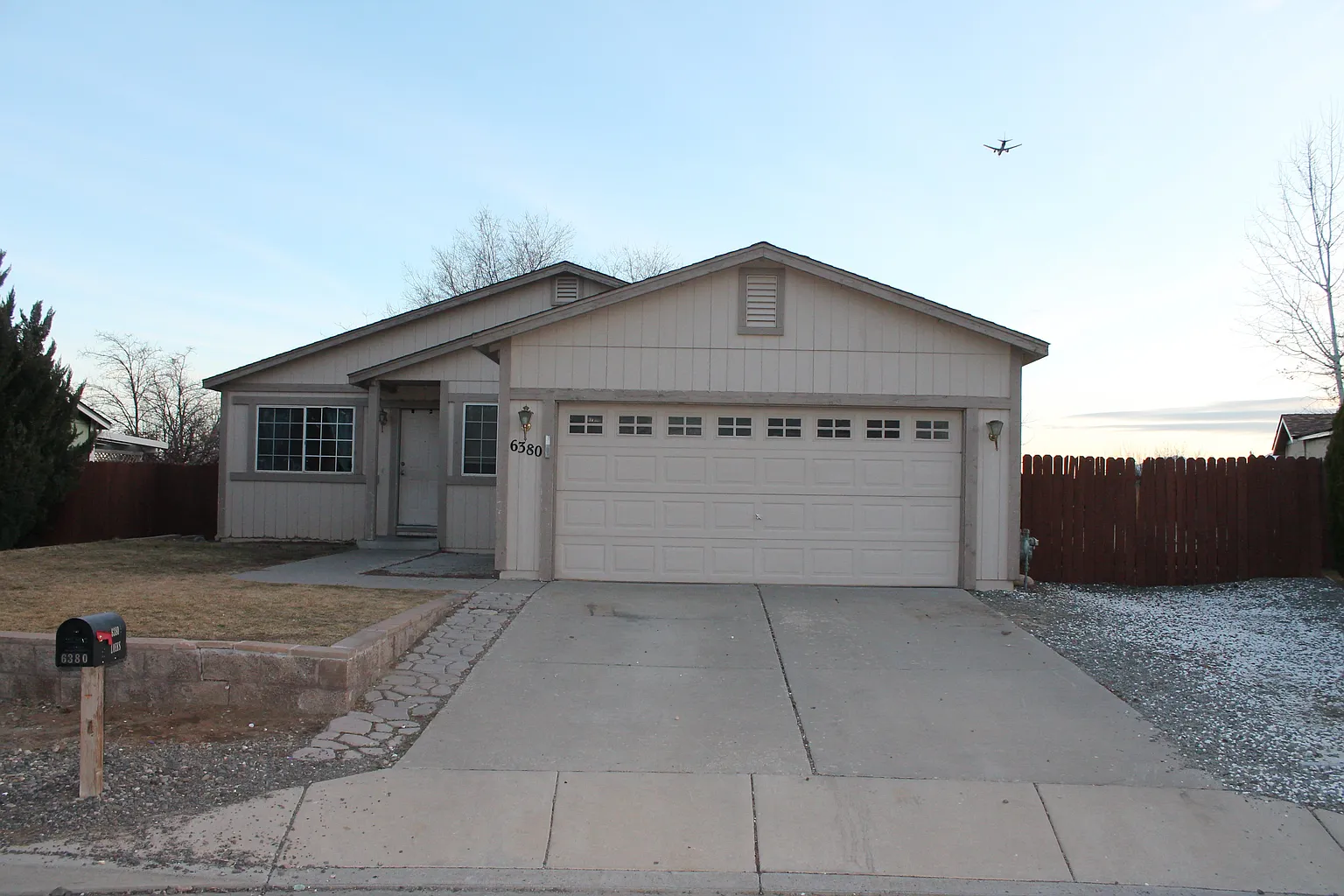 6380 Saginaw Ct photo 1