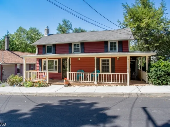 37 E Grand St, Hampton Boro, NJ 08827