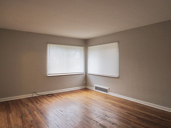 2nd image of 3647 Ravenwood Ave #A