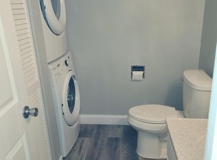 314 Rodenburg Rd, Roselle, IL 60172