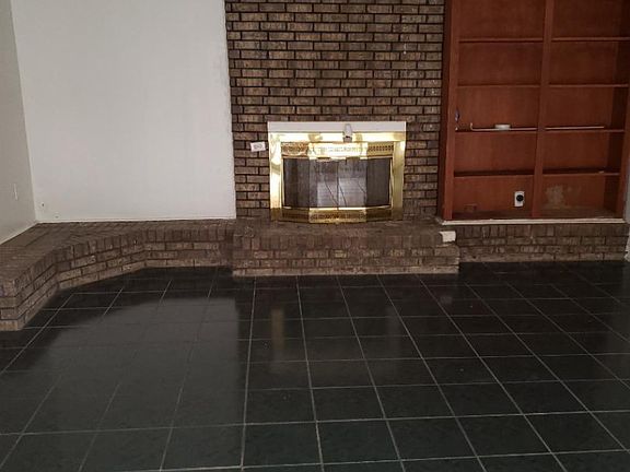 3rd image of 10669 Edgewood Dr