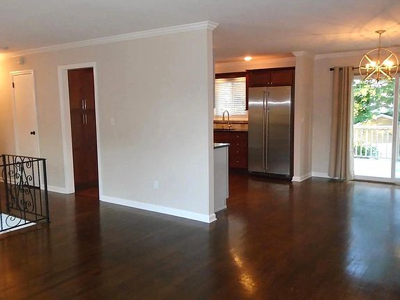 3rd image of 5 Edna Ave #1