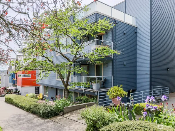 4421 Greenwood Avenue N #202, Seattle, WA 98103