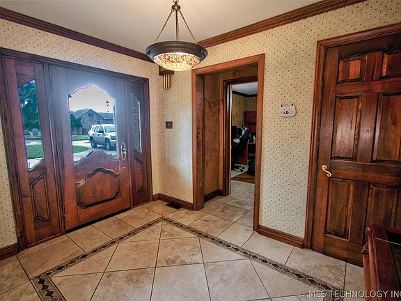 3rd image of 2839 Hickory Creek Rd