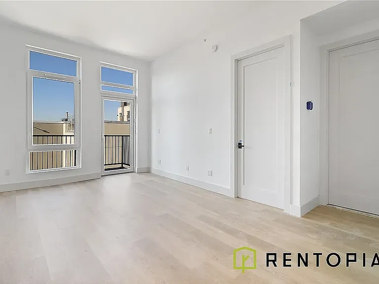 74 N 1st St #6T — Photo 7