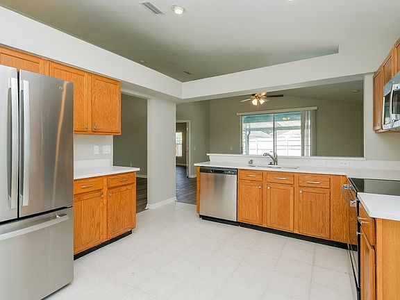 5th image of 12510 Lake Vista Dr