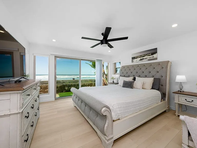 3901 Ocean Front Walk — Photo 4