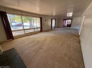 32 Vance Cir, Lexington, NC 27292