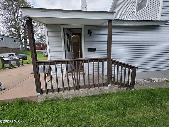 3rd image of 221 S Main St
