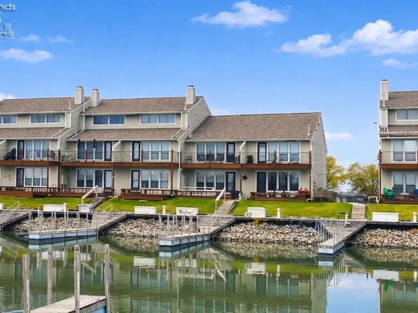 1661 N Windward Dr, Pt Clinton, OH 43452