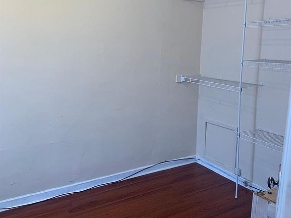 5th image of 3939 Alder St