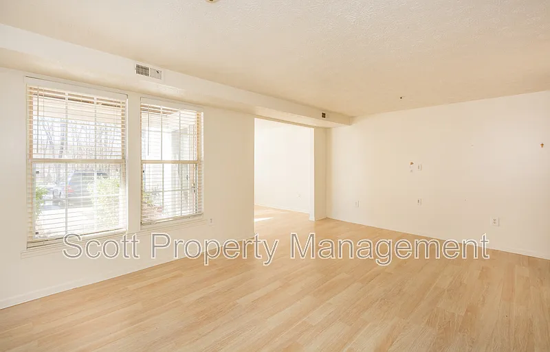 2 bed, 1.0 bath, $1,500 — Photo 4