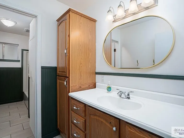 2202 Ella St — Photo 5