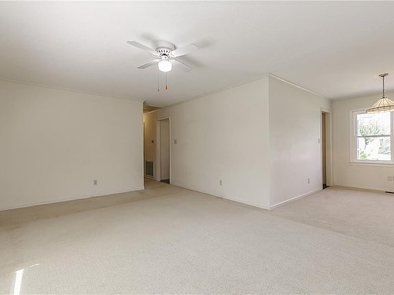 3rd image of 2830 McKinney St