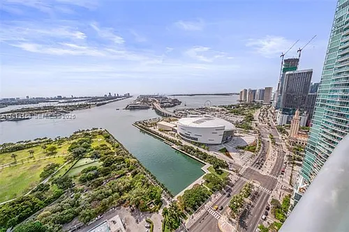 900 Biscayne Blvd Photo 1