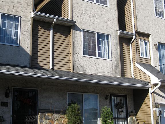 2nd image of 60 Long Pond Ln