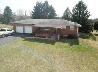67 Canyon Rd, Morgantown, WV 26508