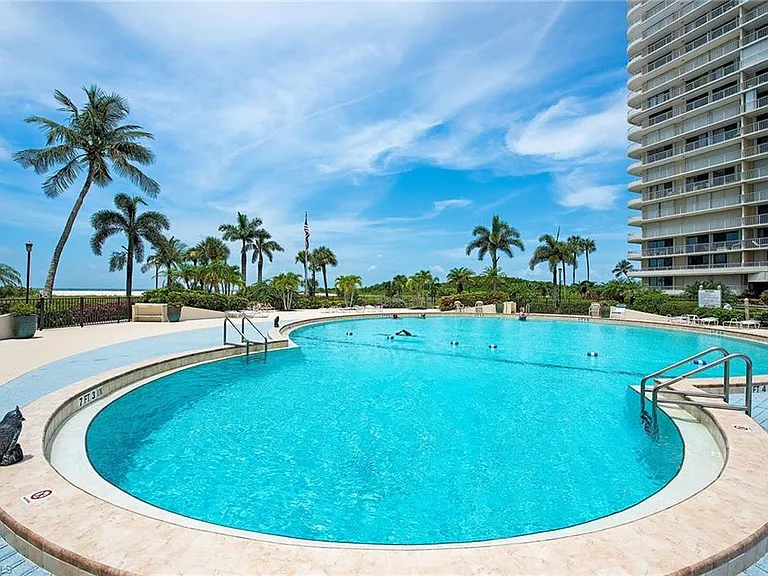 260 Seaview Ct #1505 — Photo 2