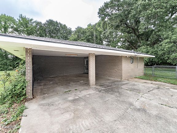 3rd image of 917 Choctaw Dr