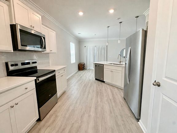 5th image of 23 Whispering Oaks Cir