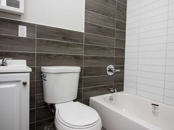 637 Willoughby Avenue image 3 of 9