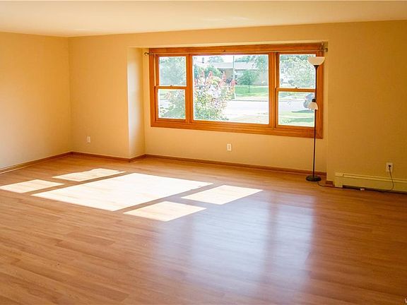 2nd image of 88 Empress Ave
