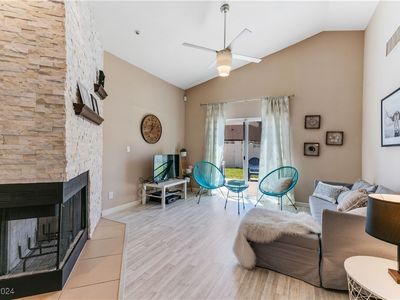 6717 Silvery Ave, Las Vegas, NV, 89108