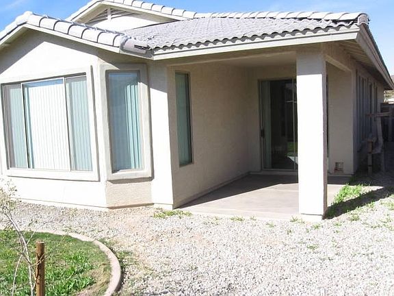 Patio - Low maintenance, water saving rock landscaping