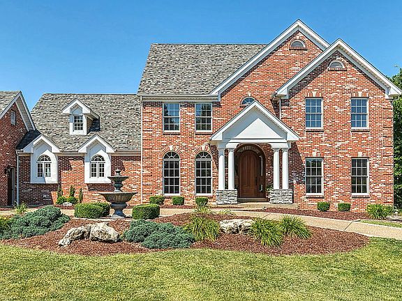3rd image of 972 Whitmoor Dr