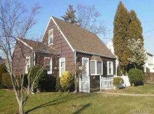 127 Peninsula Blvd, Valley Stream, NY 11581