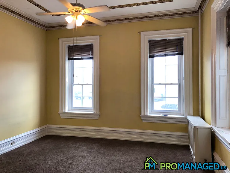 423-425 N Radcliffe St — Photo 4
