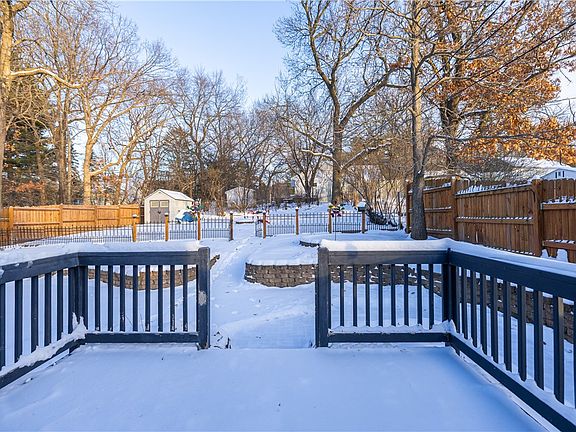 2nd image of 1217 Boulevard Place