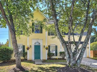 9509 Green Apple Dr, Charlotte, NC 28215
