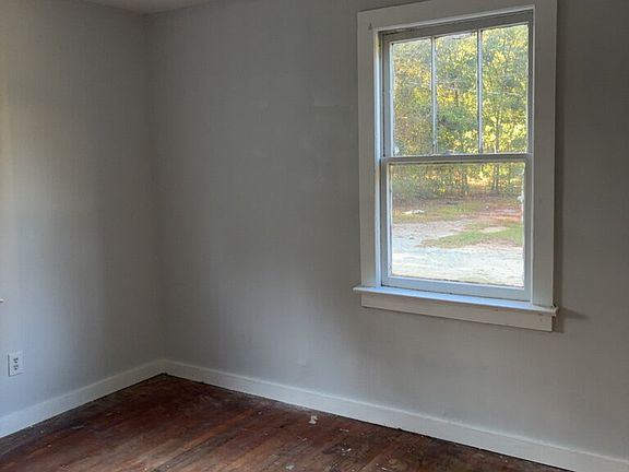 3rd image of 216 Westview Dr