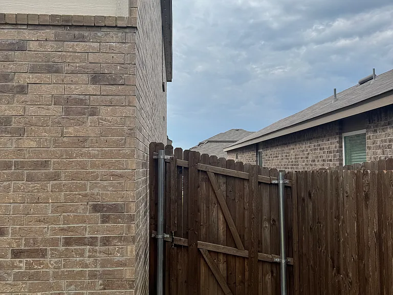528 Lake Erie Dr — Photo 10