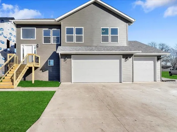 434 Galileo Dr, Riverside, IA 52327