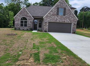 8021 Ashbourne Cv, Southaven, MS 38672