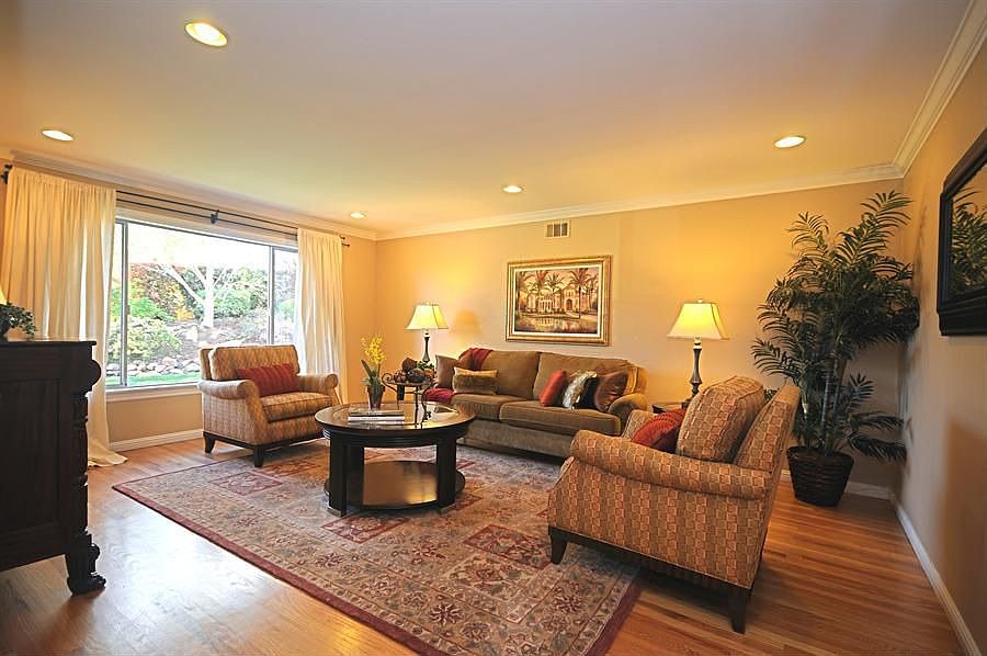 2nd image of 100 Belhaven Dr