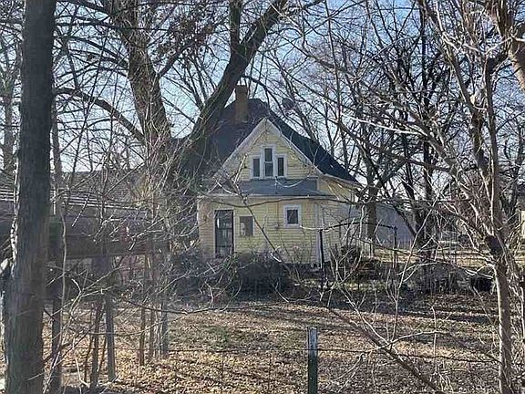 5th image of 325 NE 5th St