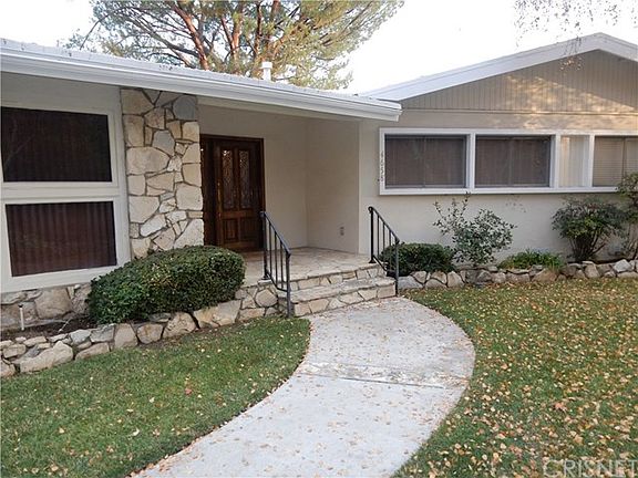 3rd image of 4658 Brewster Dr